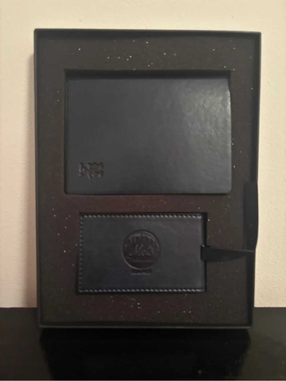 NY Mets passport holder and luggage tag